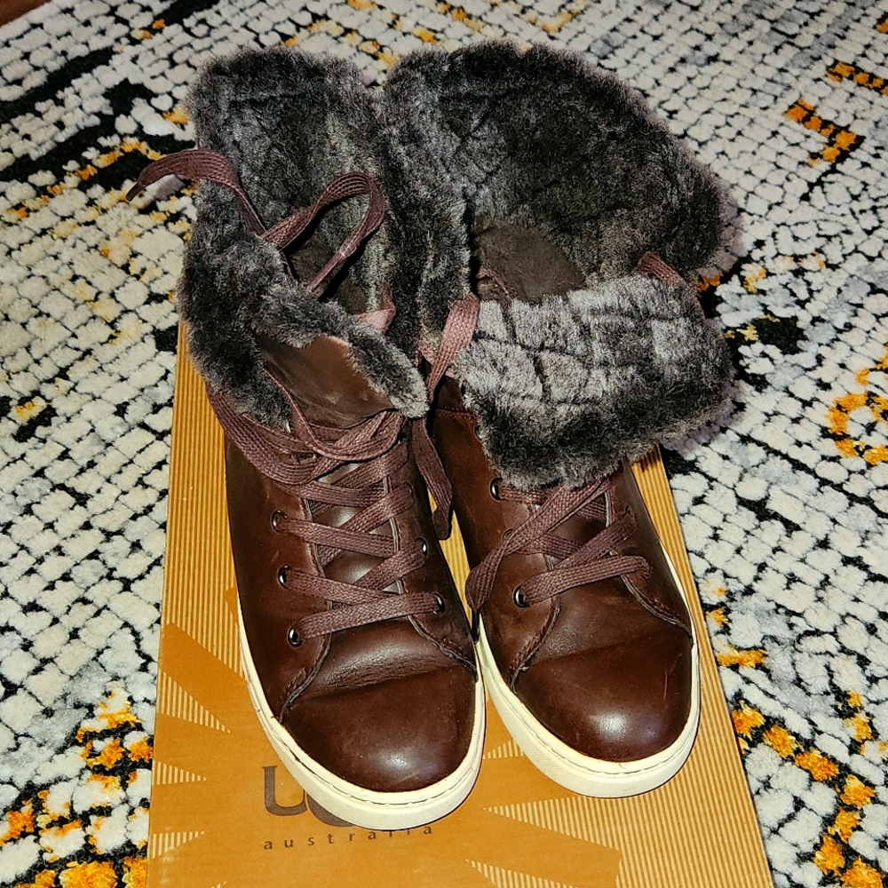 Ugg Croft Luxe Quilt Winter boot size 7.5